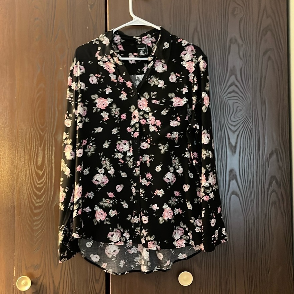 George black long sleeved blouse with pink/ white floral pattern. Size 16/18.